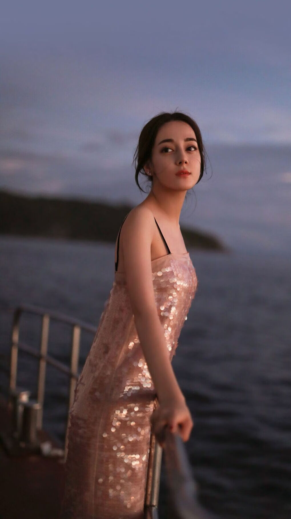 跳水动作精准突尼斯收获信心,小娃脸一边大一边小